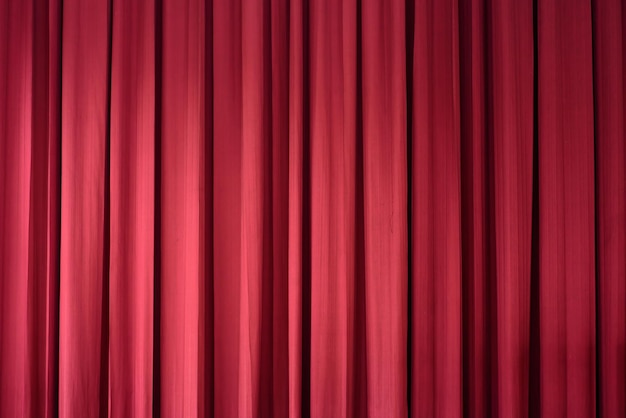 Fotografía completa de la cortina roja