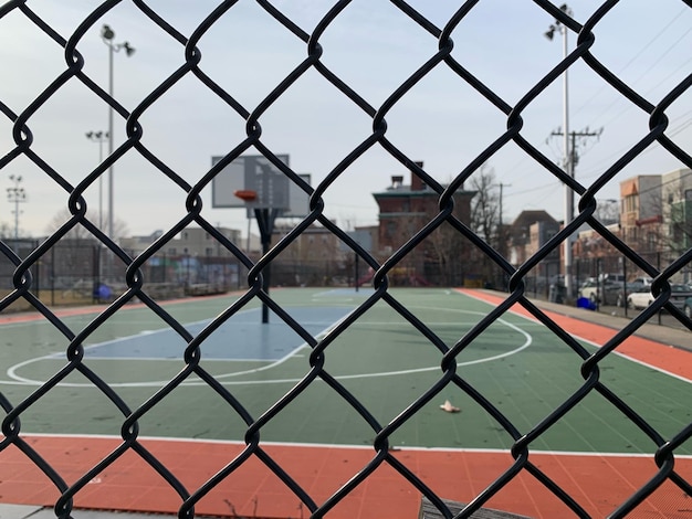 Foto fotografia completa da cerca de ligação de cadeia