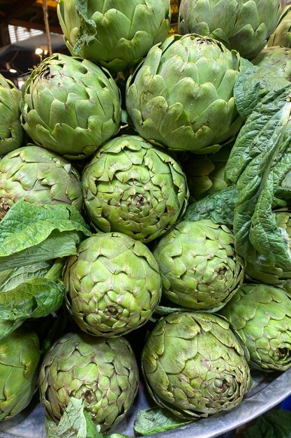 Fotografia completa de alimentos à venda na barraca do mercado