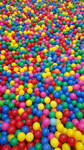 Fotografia completa de bolas coloridas