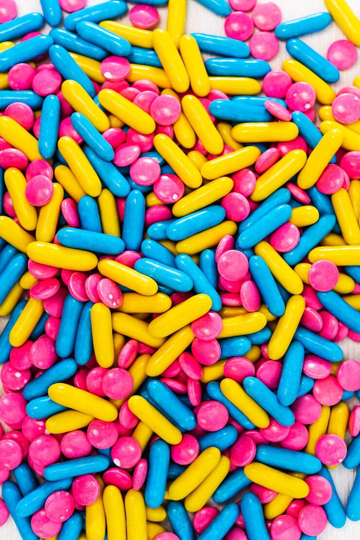 Foto fotografia completa de medicamentos coloridos na mesa