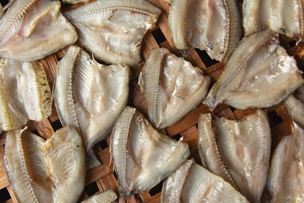 Fotografia completa de peixes para venda no mercado