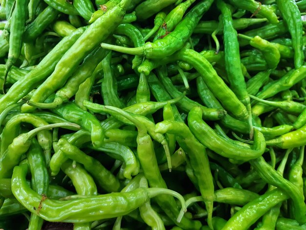 Fotografia completa de pimentas verdes