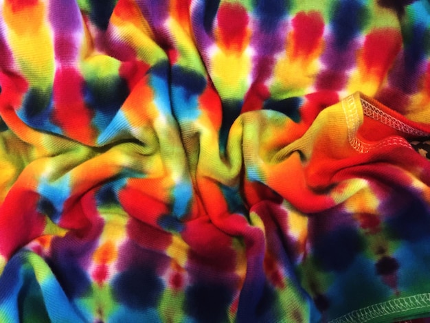 Fotografia completa de têxteis coloridos e amassados