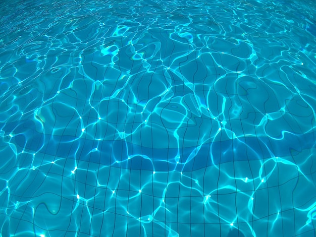 Fotografia completa de uma piscina