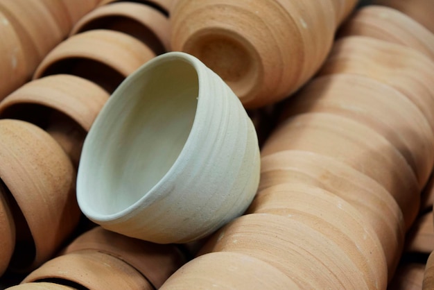 Fotografia completa de vasos de barro