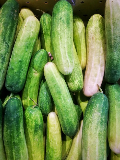 Foto fotografia completa de vegetais na barraca do mercado