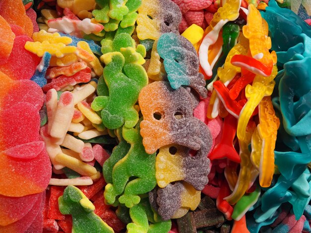 Fotografía completa de dulces de varios colores