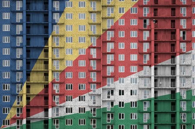 Fotografía completa de un edificio residencial