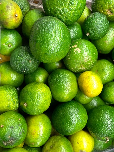 Foto fotografía completa de frutas en el mercado