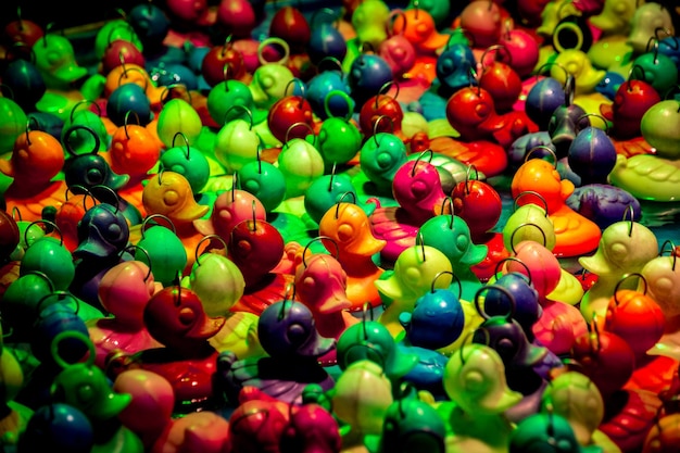 Fotografía completa de globos de colores