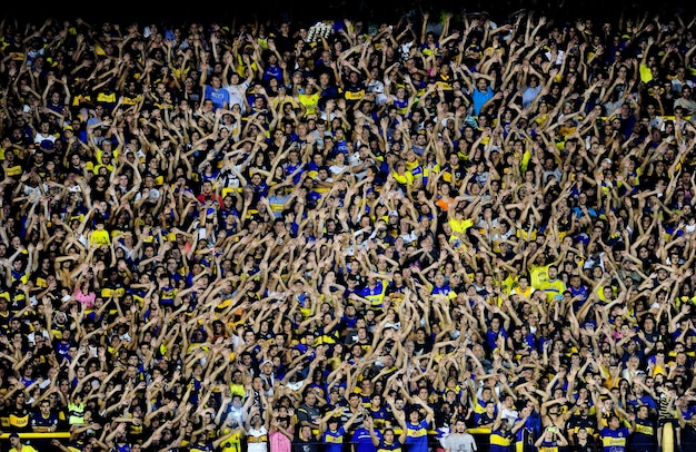 Foto fotografía completa de la multitud en el estadio