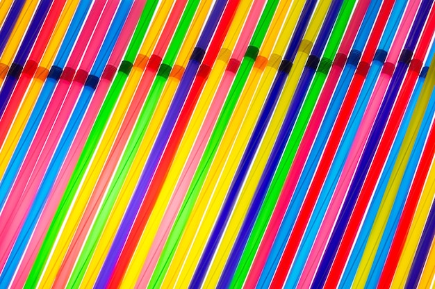 Fotografía completa de las pajitas de beber de colores