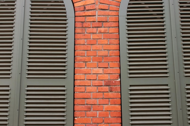 Fotografía completa de la pared de ladrillo del edificio