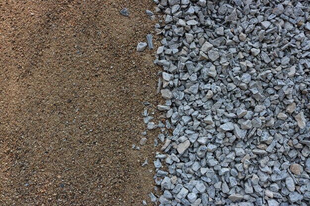 Fotografía completa de piedras en la arena