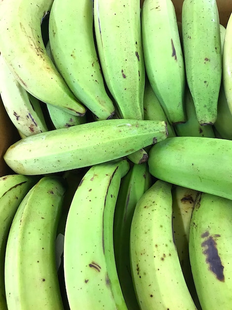 Fotografía completa de plátanos en el mercado