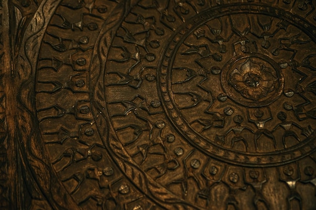 Fotografía completa del reloj adornado