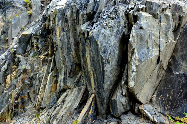Fotografía completa de la roca