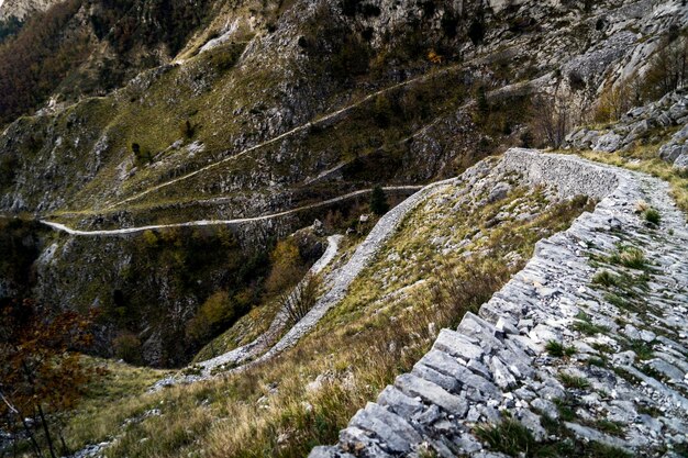 Foto fotografía completa de las rocas en tierra