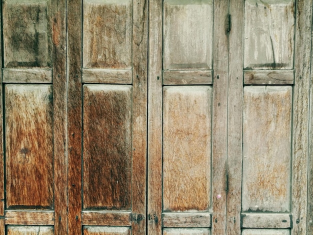 Fotografía completa de la vieja puerta de madera