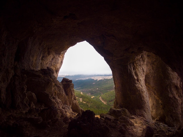 Foto fotografía de la cueva de los pilares en el municipio de aon del moncayo, un lugar increíble.