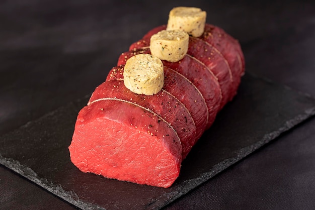 Fotografia de comida de carne crua e manteiga