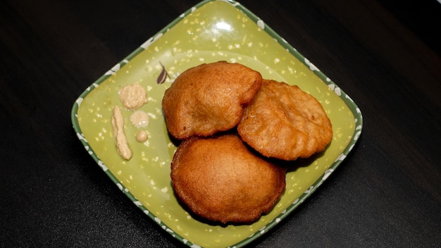 Fotografia de singara de bolo de comida asiática