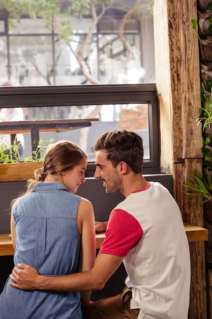 Foto fotografia de um casal adorável