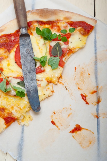 Fotografia detalhada de uma pizza