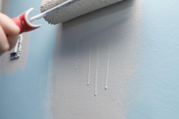 Foto fotografía detallada de las gotas de pintura que quedan cuando se pinta mal