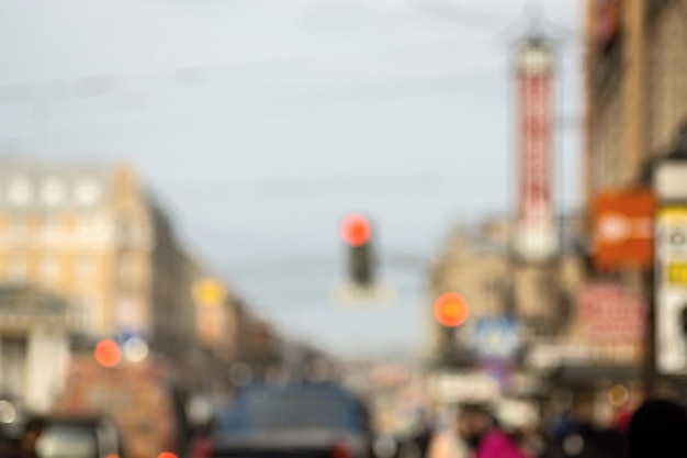 La fotografía digital abstracta sin nitidez con la imagen de un interior arquitectónico de las calles de la ciudad