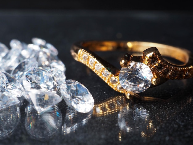 Fotografia em close de diamantes brilhantes em um fundo de textura preta