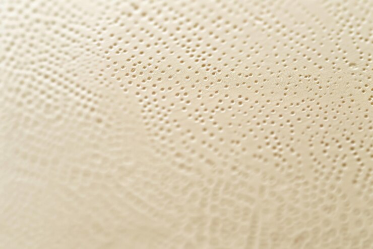 Foto fotografia em close de papel higiênico com buracos