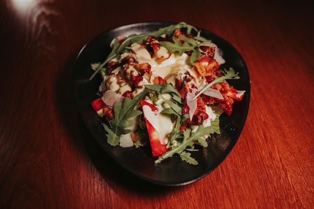 Foto fotografia em close de uma deliciosa salada em uma tigela