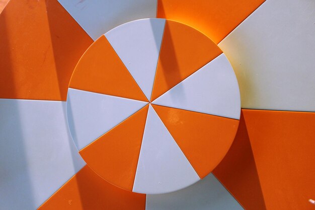 Fotografia em quadro completo de fundo abstrato laranja e branco