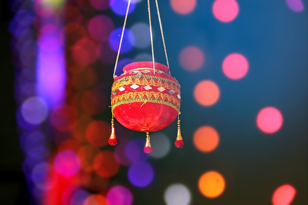 fotografía del festival dahi handi en india