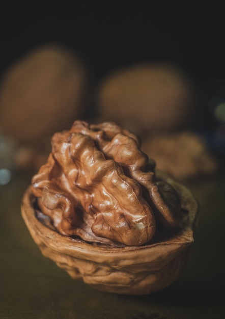 Fotografía macro de primer plano de frutos secos de nuez