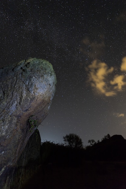 Fotografía nocturna en el Área Natural de Barruecos. Extremadura