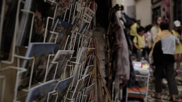 Foto fotografía panorámica de personas en el mercado callejero