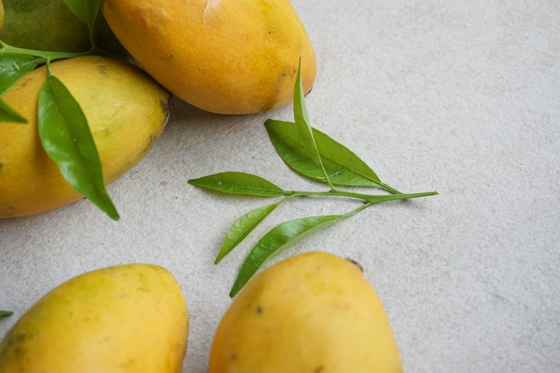 Fotografía de Stock de mango amarillo fresco