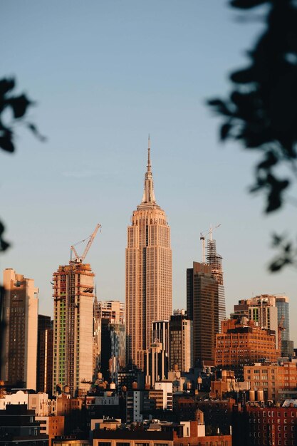 Foto fotografia vertical de uma rua e da ponte de brooklyn, em nova iorque, eua