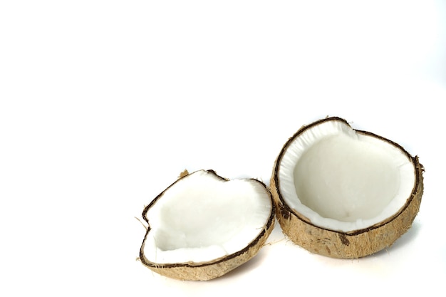 Fotografías de cocos utilizados para hacer aceite de coco, leche de coco, etc.