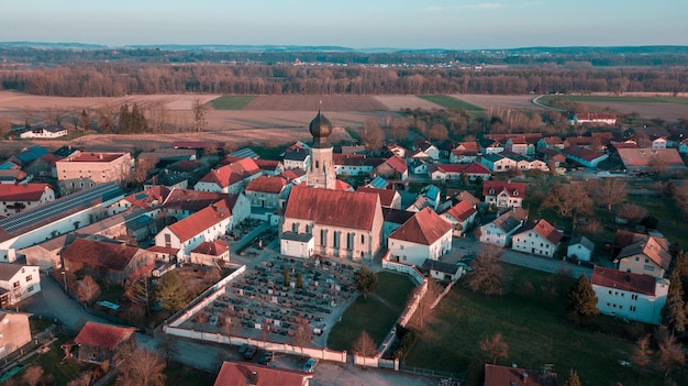 FOTOGRAFIAS COM DRONE DEL UN TIPICO PUEBLO EN BAVARIA AIGEN BAD FUSSING