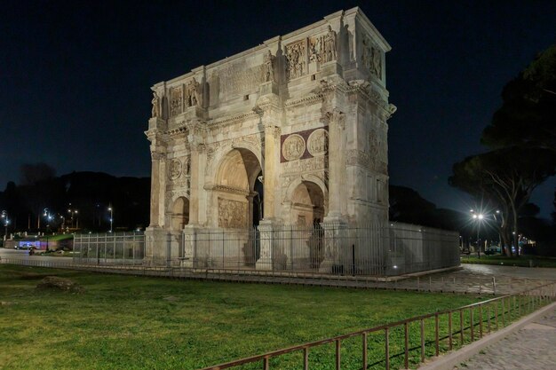 Fotografias de monumentos históricos em roma
