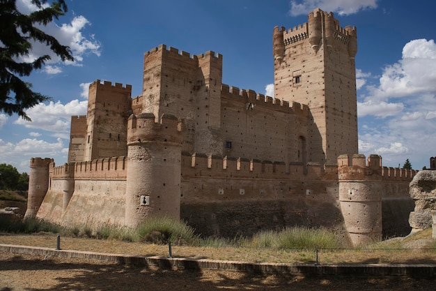 Fotografías de paisajes y ruinas antiguas en España