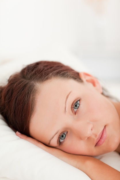 Fotografie einer niedlichen redhaired Frau