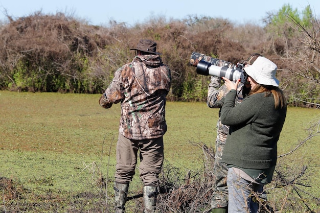 Fotógrafo de aves en la sabana