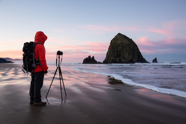 Fotógrafo en la costa de Oregón