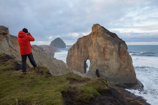 Fotógrafo na costa de Oregon