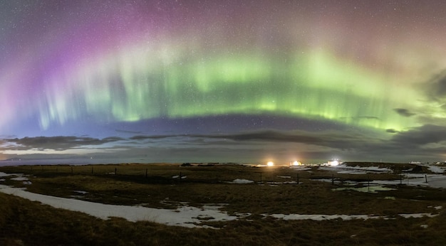 Fotos espetaculares da natureza da Islândia com aurora boreal, cachoeiras de neve, rios congelados